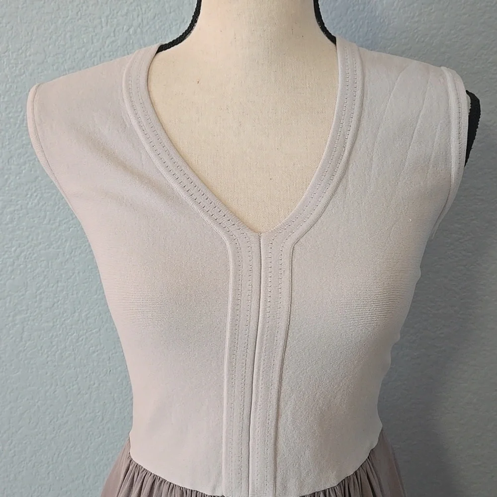 REBECCA TAYLOR Silk Pleated W/ Viscose Blend Top V Neck Midi Dress Gray Sz Small - Picture 2 of 13